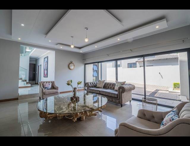 4 BEDROOM HOUSE FOR SALE IN MIDSTREAM RIDGE